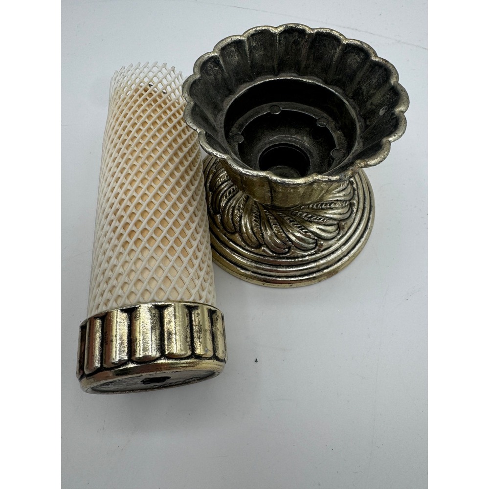 Vintage Self-Extinguishing Safety Candle Holder US Patent 3530481 Metal Base - Picture 4 of 6